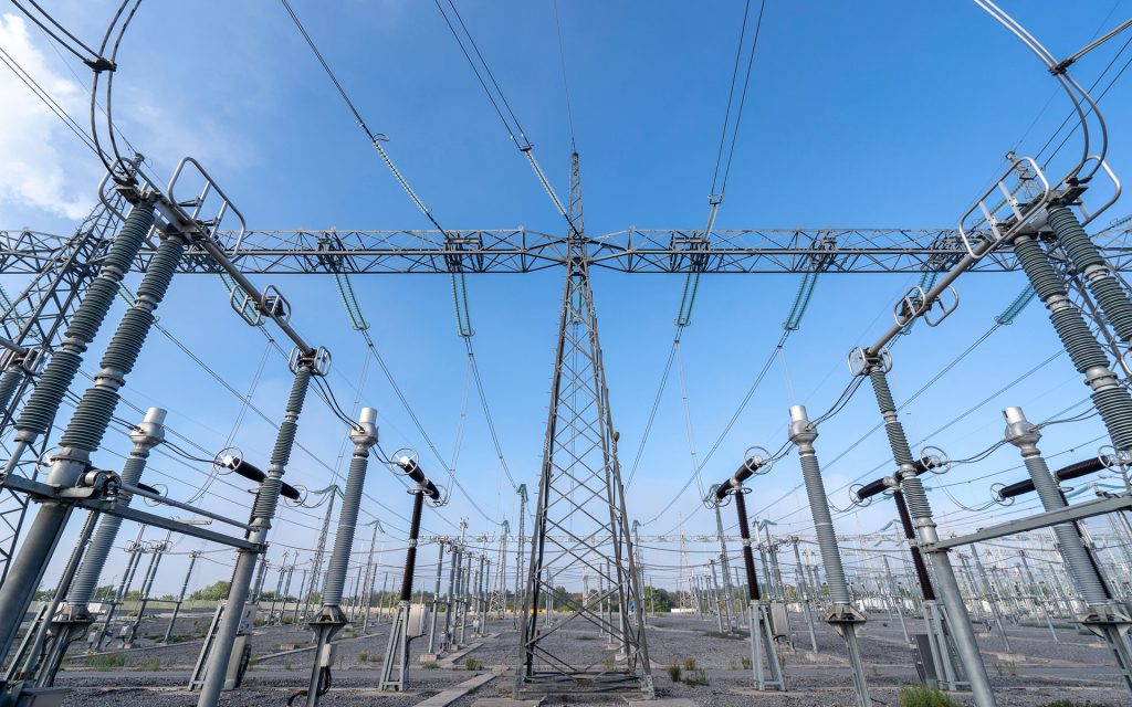 Τι αποκαλύπτει η σύγκριση κόστους του ρεύματος και του μισθού για Ελλάδα και Βουλγαρία