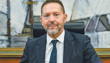 Το «ξεκόβει» και ο Γ.Στουρνάρας: «Θα ήταν τεράστιο λάθος οι εκλογές εν μέσω πολέμου στον Κόλπο»