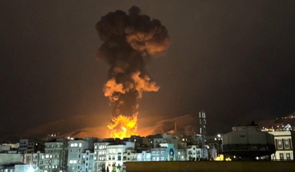 Ιρανικοί πύραυλοι έπληξαν το μεγαλύτερο πετρελαϊκό πεδίο στο Κουβέιτ