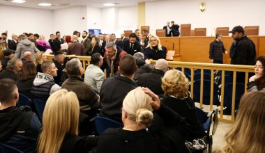 Ένταση στη δίκη των Τεμπών – Πρόεδρος προς Μ.Καρυστιανού: «Αν συνεχίσετε έτσι θα περάσετε έξω»