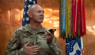 Απόφαση «βόμβα» από τον Π.Χέγκσεθ: Ζήτησε την παραίτηση του αρχηγού του Γενικού Επιτελείου Στρατού