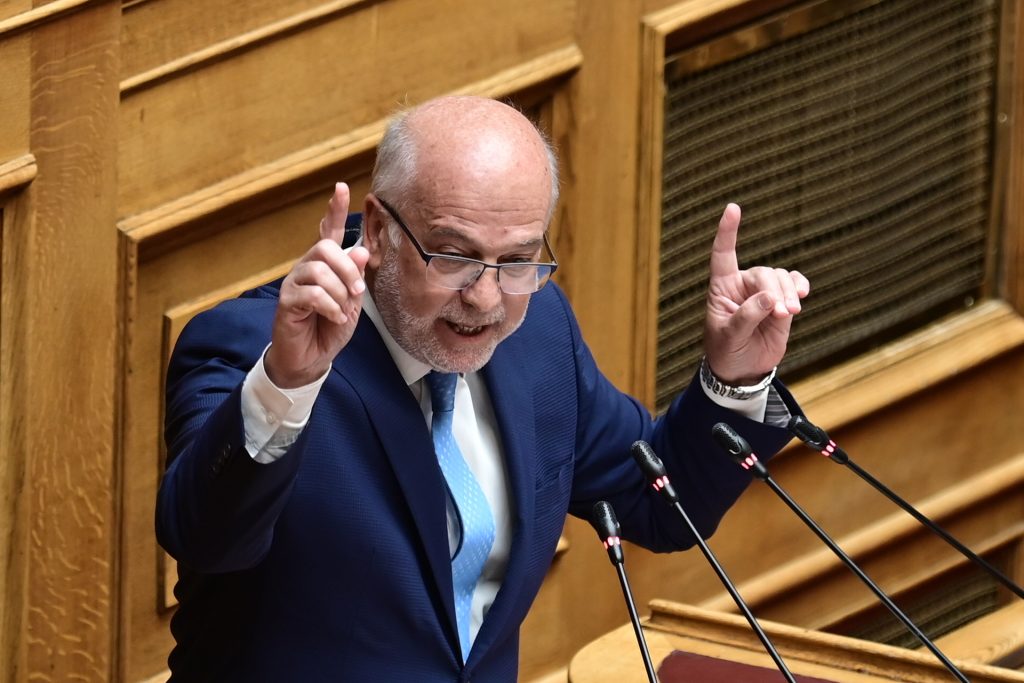 Γ.Φλωρίδης: «Δικογραφία σε βάρος της Ζ.Κωνσταντοπούλου για τα βίντεο που κατέγραψε από τη δίκη των Τεμπών»