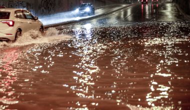 Έτσι έγινε η τραγωδία με τον νεκρό στη Νέα Μάκρη: «Βγήκε έξω και τον παρέσυρε το νερό» – Τι αποκάλυψε φίλος του