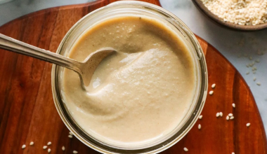 Ταχίνι το «θαυματουργό»: Να γιατί αξίζει μια θέση στη διατροφή μας