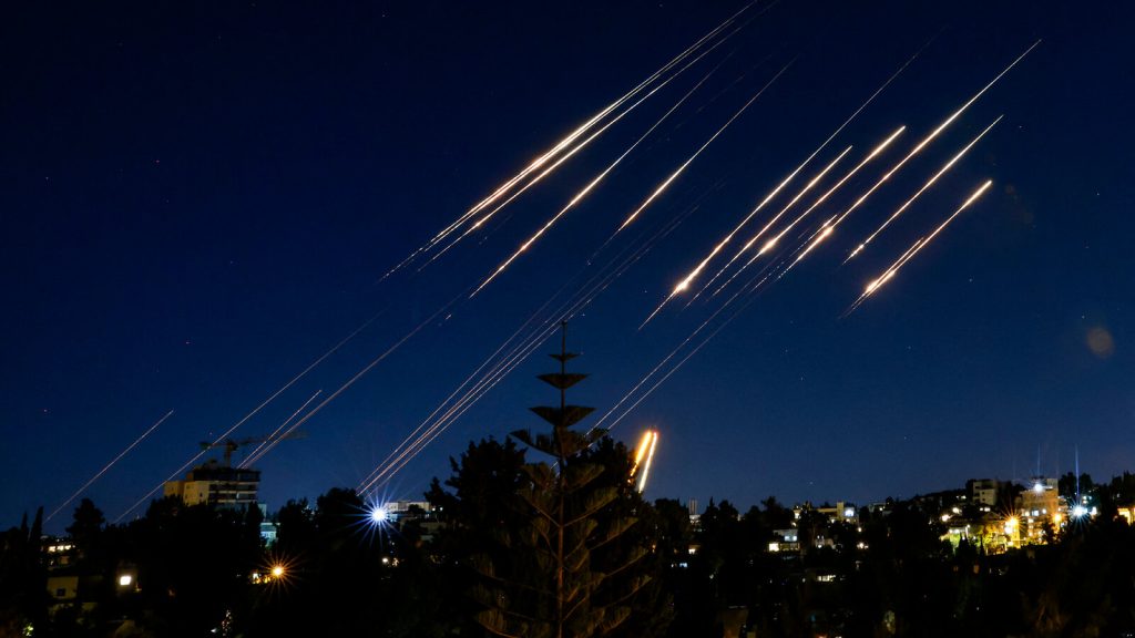 Ιράν, Χεζμπολάχ και Χούθι έπληξαν για πρώτη φορά μαζί το Ισραήλ!