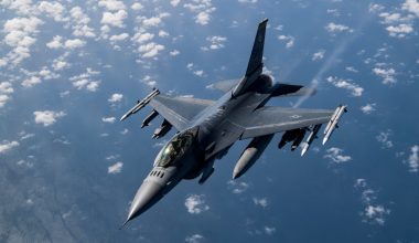 Αμερικανικό F-16 εξέπεμψε  σήμα κινδύνου πάνω από το Ιράκ  – Αναφορές ότι δέχθηκε πυρά