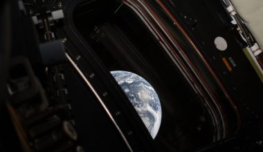 Artemis II: Η Γη από τα 145.000 χιλιόμετρα – Οι αστροναύτες «ξέχασαν» το γεύμα  για μια φωτογραφία