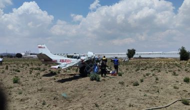 «Βουτιά» θανάτου για μικρό αεροσκάφος στο Μεξικό: Νεκροί και οι 4 επιβαίνοντες μετά την συντριβή του (βίντεο)