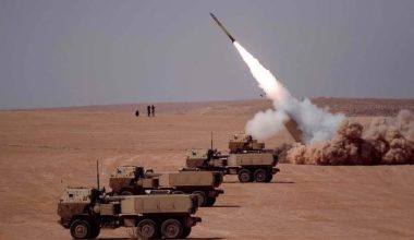 Το αμερικανικό πυροβολικό εξαπέλυσε επίθεση κατά στόχων στο Ιράν με πυραύλους PrSM και ATACMS