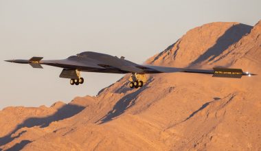 Bloomberg: Οι ΗΠΑ μεταφέρουν τα αποθέματα των stealth πυραύλων JASSM-ER στη Μέση Ανατολή