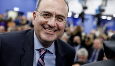 «Το ΠΑΣΟΚ είναι εδώ»: Υπουργός έγινε ο σύμβουλος του Άκη Τζοχατζόπουλου Μακάριος Λαζαρίδης