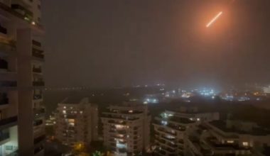 Βίντεο: «Βροχή» από ιρανικούς βαλλιστικούς πυραύλους «σκέπασε» το Ισραήλ