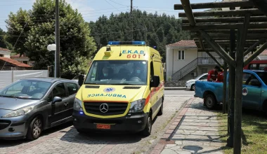 Κόρινθος: Μπαλκόνι κατέρρευσε και πλάκωσε μητέρα δύο παιδιών