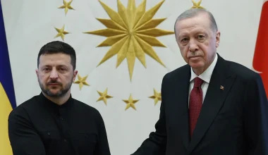 Ρ.Τ.Ερντογάν σε Β.Ζελένσκι: «Επιτακτική η ανάγκη για ειρήνη»