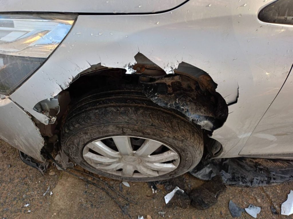 Σκυλί με «ατσαλένια» δόντια κομμάτιασε λαμαρίνες αυτοκινήτου – Δείτε φωτογραφίες