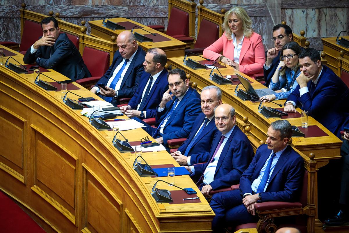 Διάλογοι «φωτιά» καίνε τα άπληστα στελέχη της ΝΔ για τον ΟΠΕΚΕΠΕ: «Να βάλουμε δύο-δυόμισι εκατ. στους δικούς μας!»