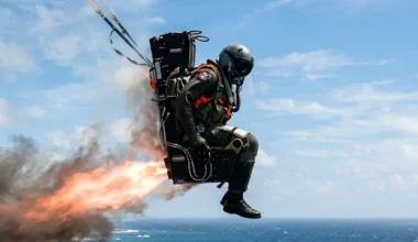 Φήμες ότι αιχμαλωτίστηκε ο Αμερικανός πιλότος: Δεν ανακοινώνεται για να στήνουν ενέδρες στις ομάδες διάσωσης οι Ιρανοί