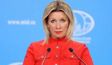 Μ.Ζαχάροβα: «Ο Β.Ζελένσκι είναι μαριονέτα της Δύσης»