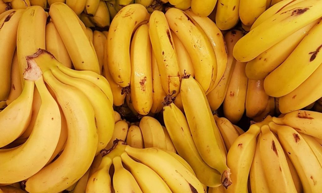 Δείτε τι μπορείτε να κάνετε για να μη μαυρίζουν γρήγορα οι μπανάνες
