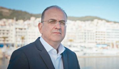 Μακάριος Λαζαρίδης: Είχε πάει στο ΙΕΚ Southeastern College κι έγινε βουλευτής κι υφυπουργός!