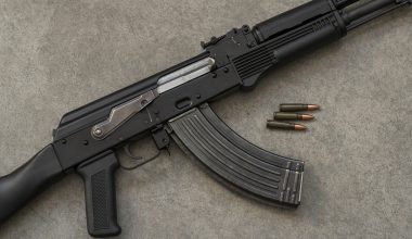 Σκηνές τρόμου στην Αιτωλοακαρνανία: Κουκουλοφόροι εισέβαλαν σε σπίτι και άνοιξαν πυρ με καλάσνικοφ