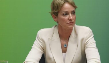 Α.Σδούκου για ΠΑΣΟΚ: «Αν θεωρούν ότι υπάρχει λόγος για εκλογές, ας προχωρήσουν σε πρόταση μομφής»