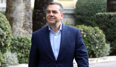 Α.Τσίπρας: «Το μόνο ασυμβίβαστο που πρέπει να θεσπιστεί είναι αυτό του πρωθυπουργού και του πολιτικού απατεώνα»