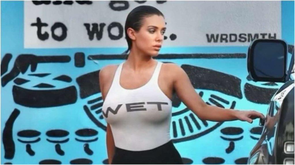 Μπιάνκα Σενσόρι: «Αναστατώνει» ξανά το Instagram με το μικροσκοπικό μαγιό της (φώτο)