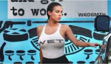 Μπιάνκα Σενσόρι: «Αναστατώνει» ξανά το Instagram με το μικροσκοπικό μαγιό της (φώτο)