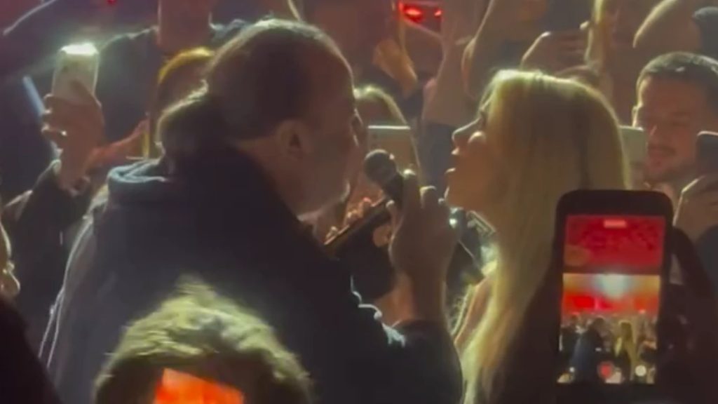 Στο νυκτερινό κέντρο όπου εμφανίζεται η Ζόζεφιν γιόρτασε ο Μ.Ηλιοπούλος τη νίκη της ΑΕΚ: Δείτε βίντεο