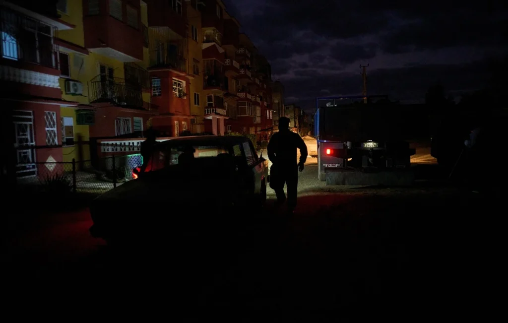 Κούβα: Στρέφεται προς την Κίνα εν μέσω ενεργειακής κρίσης – ΟΙ πολλαπλές διακοπές ρεύματος