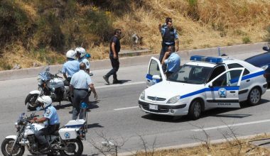 Παλαιστίνιος παραβίασε τις σημάνσεις και προσπέρασε επιδεικτικά τους αστυνομικούς – Ακραίο υβρεολόγιο εναντίον τους
