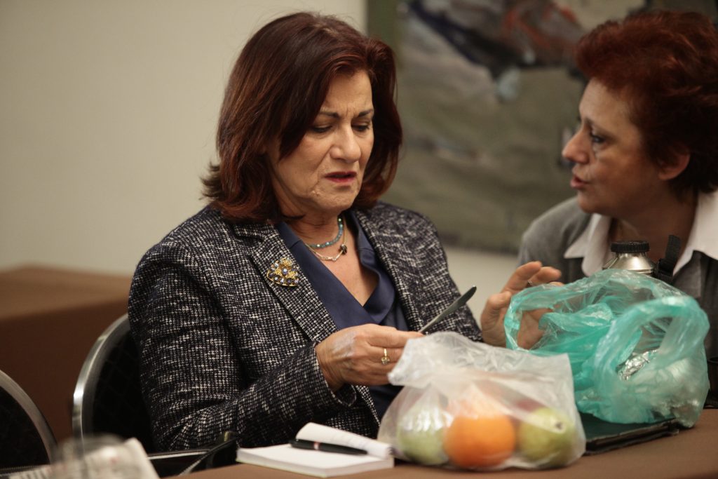 Θεανώ Φωτίου: Πολύ δύσκολες ώρες για την βουλευτή της Νέας Αριστεράς – Πέθανε ξαφνικά ο γιος της