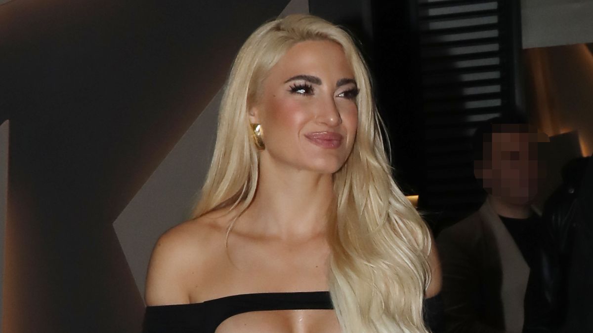 Υπόθεση revenge porn της Ι.Τούνη: Θύμα επίθεσης έπεσε η δικηγόρος των ενόχων – Έσπασαν το τζάμι του οχήματός της