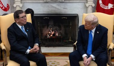 Πρώην πρωθυπουργός Ιαπωνίας για Ν.Τραμπ: «Έχω συναντηθεί μαζί του τρεις φορές – Αν ξαφνικά θυμώσει έχεις πρόβλημα»