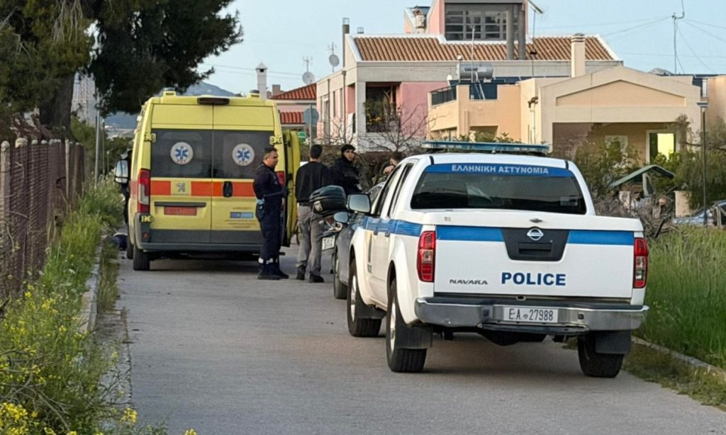 Άνδρας βρέθηκε νεκρός σε χαντάκι στην Παλλήνη: Είχε ταινία ταιράπ δεμένη γύρω από τον λαιμό του