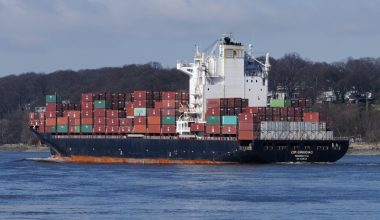 Περσικός Κόλπος: Eμπορικό πλοίο δέχθηκε επίθεση νότια του Κις