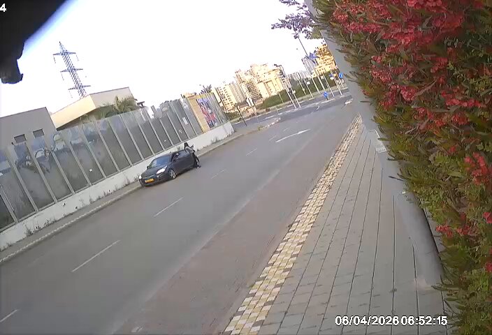 Βίντεο: Η στιγμή που υποπυρομαχικό από κεφαλή διασποράς σκάει σε απόσταση «αναπνοής» από μια 34χρονη στο Ισραήλ