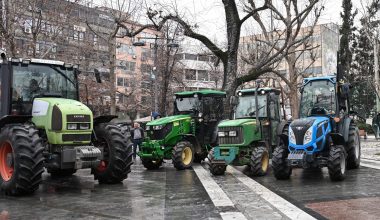 Στους δρόμους της Καρδίτσας οι αγρότες: Στήνουν μπλόκο στον Ε-65 – Τα αιτήματά τους