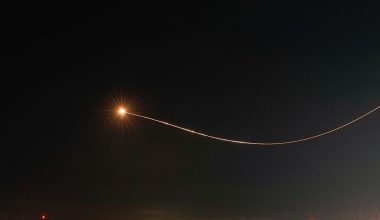 ΥΠΑΜ Σαουδικής Αραβίας: «Αναχαιτίσαμε επτά βαλλιστικούς πυραύλους»