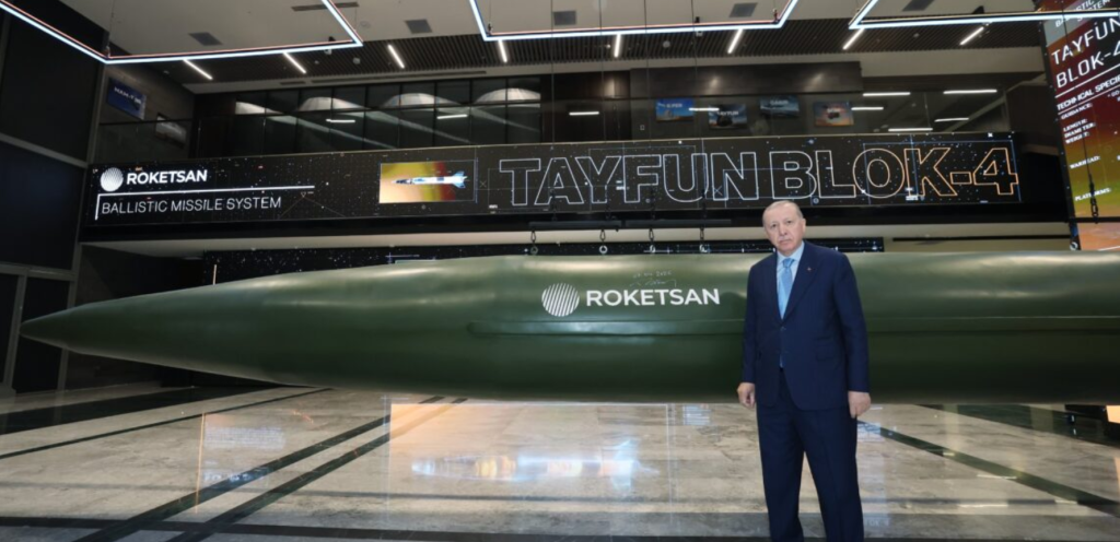 Ο Τ.Ερντογάν εγκαινιάζει τις εγκαταστάσεις για την αναπαραγωγή του υπερηχητικού πυραύλου Tayfun Block 4 (βίντεο)