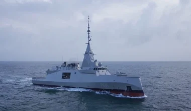 Στην Ελλάδα επιστρέφει από την Κύπρο η φρεγάτα «Κίμων»