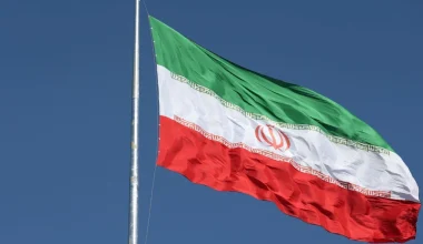 Το μήνυμα της Τεχεράνης λίγες ώρες πριν λήξει το τελεσίγραφο των ΗΠΑ: «Όλη η Μέση Ανατολή θα βυθιστεί στο σκοτάδι»