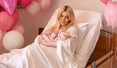 Οι πρώτες φωτογραφίες της Κατερίνας Καινούργιου με την κόρη της – «Χάνομαι μέσα σε δάκρυα χαράς που δεν σταματούν»