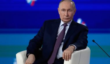 Β.Πούτιν σε πολίτες της Δύσης: Τα προβλήματα σας τα έχουν δημιουργήσει οι ελίτ που ενδιαφέρονται για το κέρδος τους