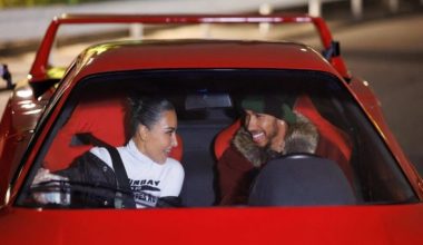 Λούις Χάμιλτον: Η Κιμ Καρντάσιαν συνοδηγός σε drift με Ferrari F40 στο Τόκιο – «Αυτό είναι τρελό» (βίντεο)