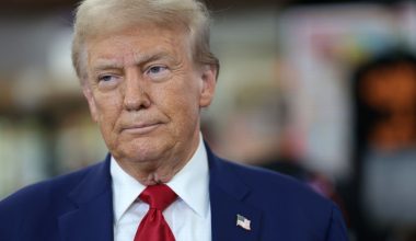 Ιράν προς Τραμπ πριν εκπνεύσει η προθεσμία του τελεσίγραφου: «Μην πουλάς τρέλες – Θα πέσεις σε μεγάλη μαύρη τρύπα»