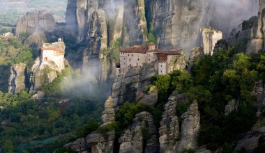 Τραγωδία στα Μετέωρα: Γυναίκα έπεσε από τους βράχους και σκοτώθηκε