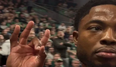 Ο Παναθηναϊκός κατήγγειλε χειρονομία του Ταϊρίκ Τζόουνς: «Το “W” σχημάτισε» απαντά ο Ολυμπιακός (βίντεο)