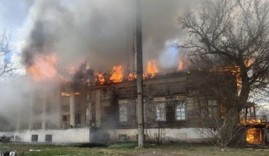 Χάρκοβο: Ρωσικά drones έπληξαν ιστορικό αρχοντικό του 19ου αιώνα που είχε επιβιώσει δύο παγκοσμίων πολέμων (βίντεο)